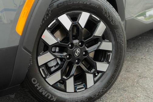 2025 Hyundai SANTA CRUZ SEL Activity