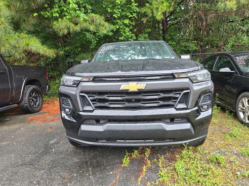 Black 2024 Chevrolet Colorado LT