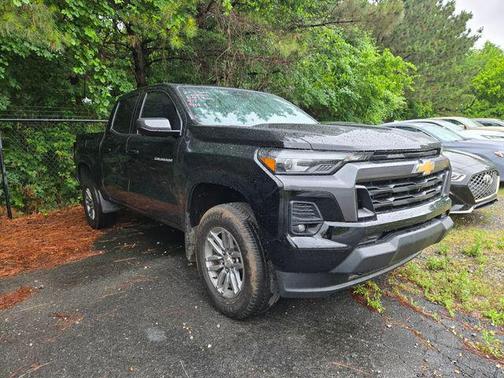 Black 2024 Chevrolet Colorado LT