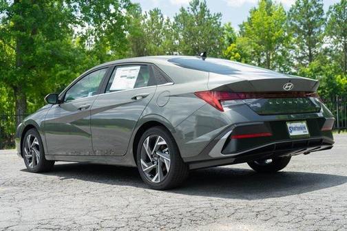 2025 Hyundai ELANTRA Limited