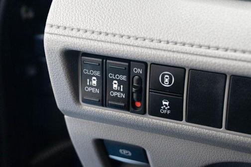 Obsidian Blue Pearl 2022 Honda Odyssey EX