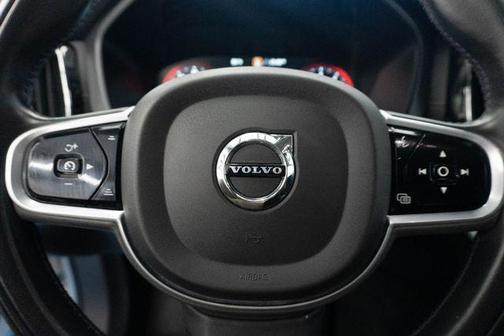 Bright Silver Metallic 2020 Volvo XC60 T6 Inscription
