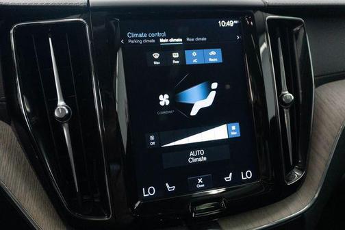 Bright Silver Metallic 2020 Volvo XC60 T6 Inscription