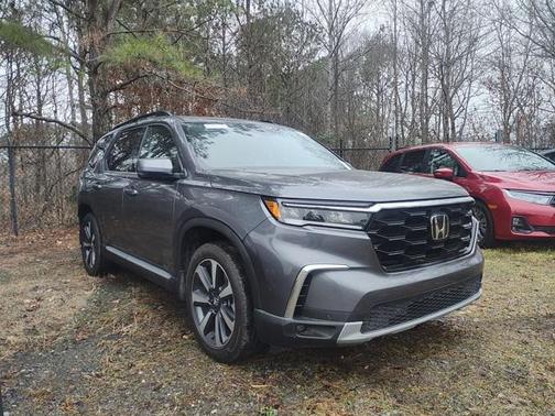 2025 Honda Pilot Touring 8-Passenger