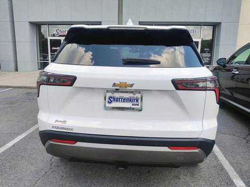 Summit White 2026 Chevrolet Equinox 1LT