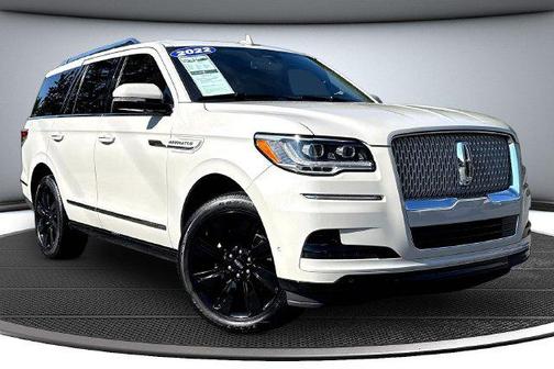 Ceramic Pearl Metallic Tri-Coat 2022 Lincoln Navigator Reserve
