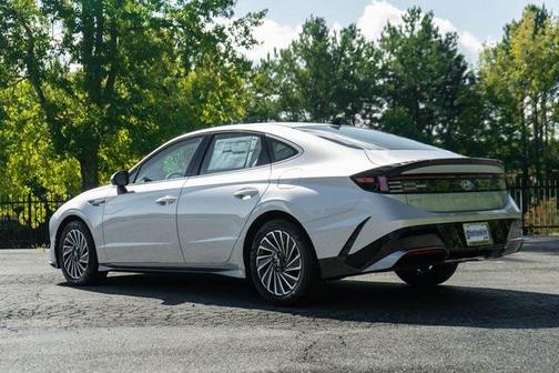 2025 Hyundai SONATA Hybrid SE