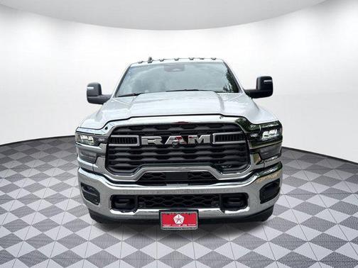 2025 RAM 2500 Tradesman Crew Cab 4x4 6'4' Box