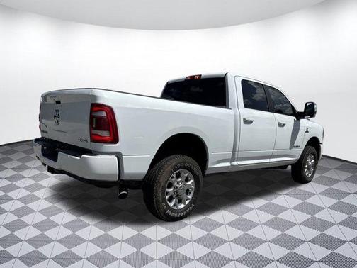 2024 RAM 2500 Laramie Crew Cab 4x4 6'4' Box