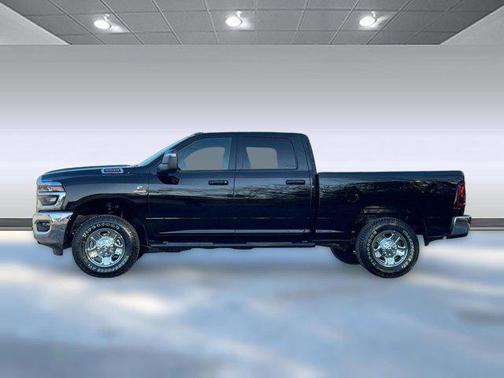 2026 RAM 3500 Tradesman Crew Cab 4x4 6'4' Box