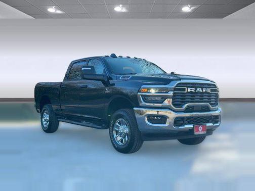 2026 RAM 3500 Tradesman Crew Cab 4x4 6'4' Box