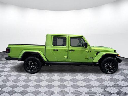2025 Jeep Gladiator Nighthawk