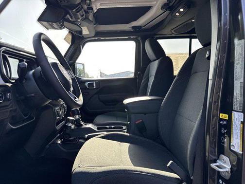 2025 Jeep Gladiator Sport S