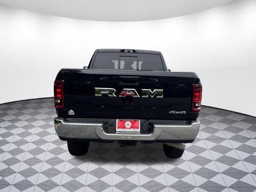 2025 RAM 2500 Lone Star Crew Cab 4x4 6'4' Box