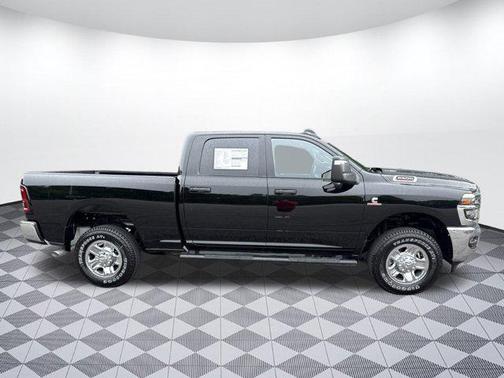 2025 RAM 2500 Lone Star Crew Cab 4x4 6'4' Box