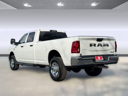 2026 RAM 3500 Tradesman Crew Cab 4x4 8' Box