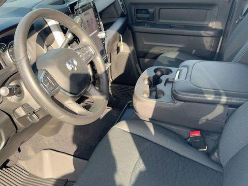 2026 RAM 3500 Tradesman Crew Cab 4x4 8' Box