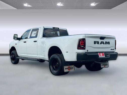 2026 RAM 3500 Tradesman Crew Cab 4x4 8' Box