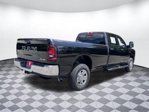 2025 RAM 2500 Tradesman Crew Cab 4x4 8' Box