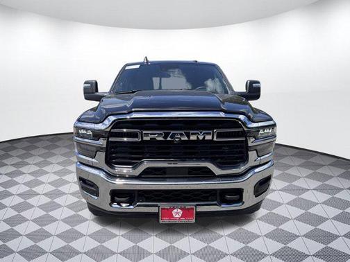 2025 RAM 2500 Tradesman Crew Cab 4x4 8' Box