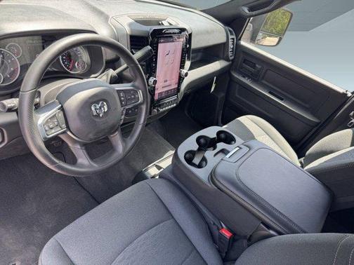 2025 RAM 2500 Tradesman Crew Cab 4x4 8' Box