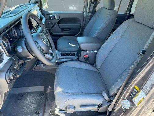 2025 Jeep Gladiator Sport S