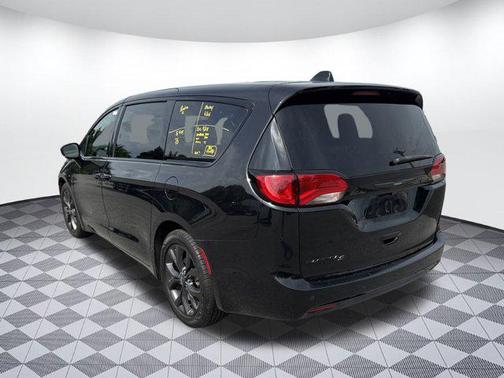 2020 Chrysler Pacifica Touring
