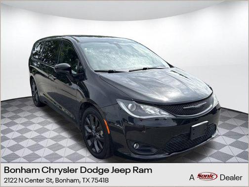 2020 Chrysler Pacifica Touring