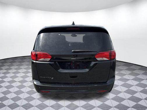 2020 Chrysler Pacifica Touring