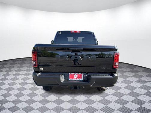 2025 RAM 2500 Tradesman Crew Cab 4x4 6'4' Box