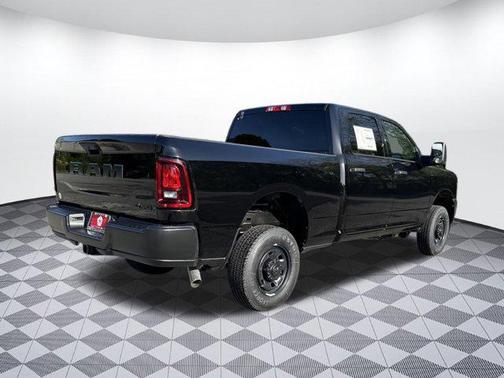 2025 RAM 2500 Tradesman Crew Cab 4x4 6'4' Box