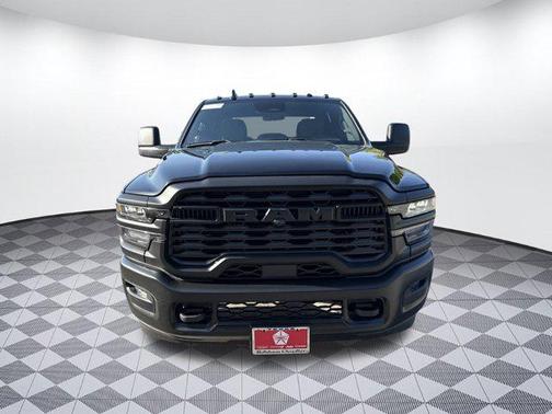 2025 RAM 2500 Tradesman Crew Cab 4x4 6'4' Box