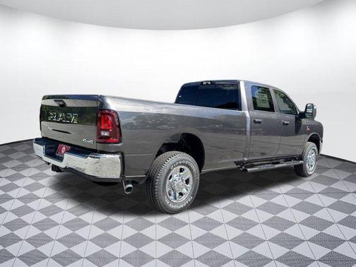 2025 RAM 3500 Tradesman Crew Cab 4x4 8' Box