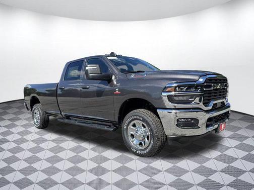 2025 RAM 3500 Tradesman Crew Cab 4x4 8' Box