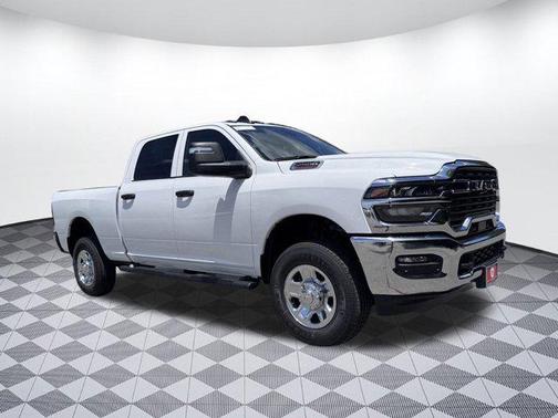 2025 RAM 2500 Tradesman Crew Cab 4x4 6'4' Box