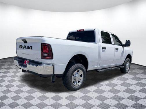 2025 RAM 2500 Tradesman Crew Cab 4x4 6'4' Box