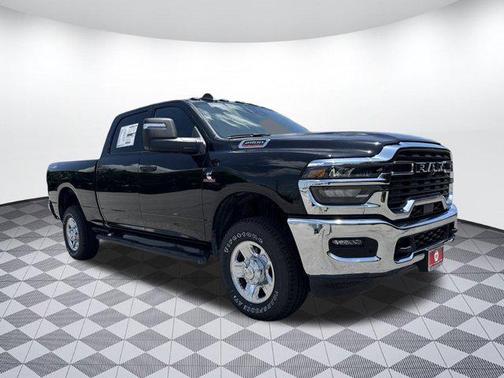 2025 RAM 2500 Tradesman Crew Cab 4x4 6'4' Box