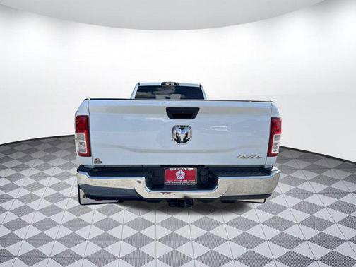 2023 RAM 3500 Tradesman Crew Cab 4x4 8' Box