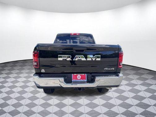 2025 RAM 2500 Tradesman Crew Cab 4x4 6'4' Box