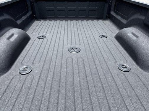 2025 RAM 3500 Lone Star Crew Cab 4x4 8' Box