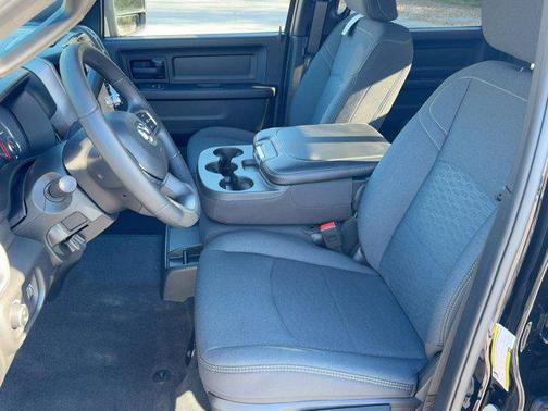 2026 RAM 2500 Tradesman Crew Cab 4x4 6'4' Box