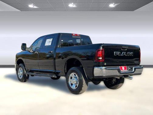 2026 RAM 2500 Tradesman Crew Cab 4x4 6'4' Box