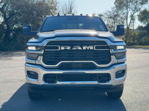 2026 RAM 2500 Tradesman Crew Cab 4x4 6'4' Box