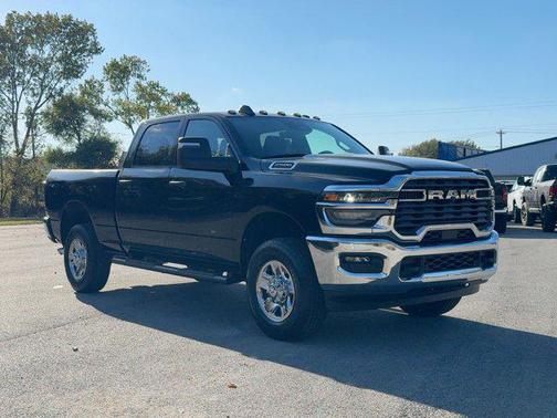 2026 RAM 2500 Tradesman Crew Cab 4x4 6'4' Box