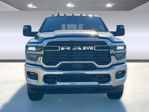 2026 RAM 2500 Tradesman Crew Cab 4x4 6'4' Box