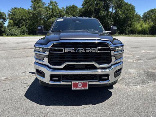 2025 RAM 3500 Lone Star Crew Cab 4x4 8' Box