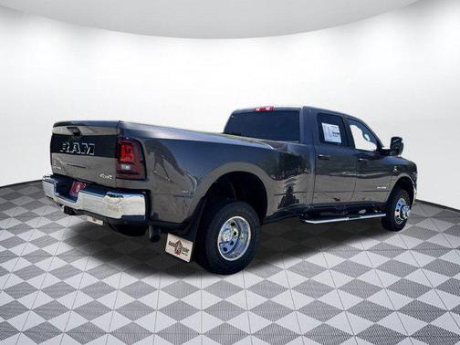 2025 RAM 3500 Lone Star Crew Cab 4x4 8' Box