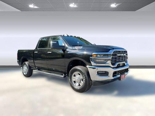 2025 RAM 2500 Tradesman Crew Cab 4x4 6'4' Box