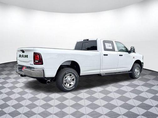 2025 RAM 3500 Tradesman Crew Cab 4x4 8' Box