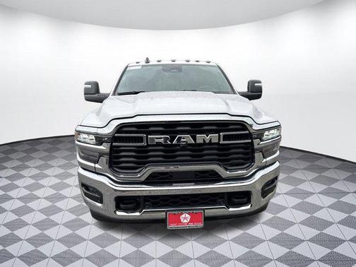 2025 RAM 3500 Tradesman Crew Cab 4x4 8' Box